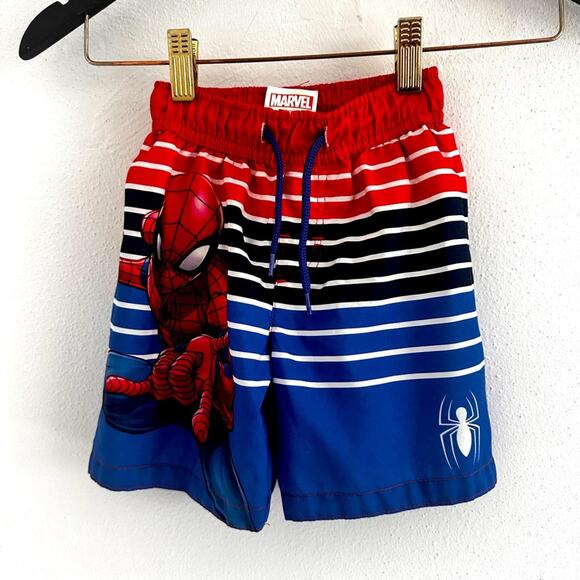 Spiderman swim shorts Sz 3t in mint condition marvel pool beach vacation - Picture 3 of 6